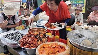 76 year old grandma's amazing kimbap / Korean street food