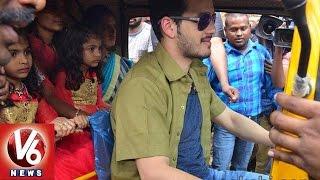 Akhil Drives An Auto Rickshaw, Donates Earning To Ailing Fan | Tollywood News | V6 News