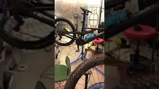 Tubeless MTB leak finding with ultrasonic leak detector