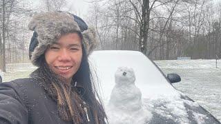 Filipina’s first snow in America!  