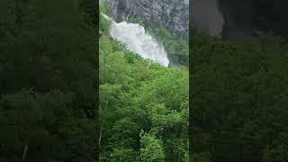 Wasserfall im Tessin (CH)