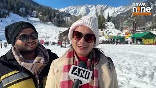 Tourists Enjoy Heavy Snowfall In Solang Valley, Manali | News9