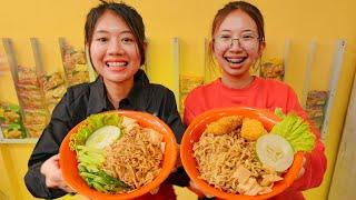 BUKA PUASA MAKAN INDOMIE KESUKAAN PUTRI!! DIA SENANG BANGET!!