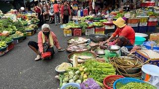 BEST STREET FOOD & STREET MARKET IN TOWN - Cheap Foods, Local Khmer Market In Evening Of Cambodia