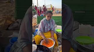 At Chennai’s Marina Beach, Vazhaipoo Pakoda, crispy fritters madefrom bananaflowers. #food #trending