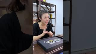 大哥花费百万的翡翠变种了？ 翡翠鉴定 黄加绿翡翠手镯 天然翡翠 黄翡手镯