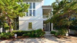 640 Forest Street - Seaside, Florida ( Suite Magnolia II ) Cottage Rental Agency