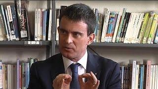 Valls joue les pédagogues auprès de collégiens au sujet de Dieudonné