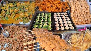 Thai street food at night in Bangkok, Bang Son Market