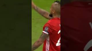 Vidal fair play  #bayern #football #realmadrid