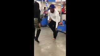 Man gets caught cheating on his girlfriend in Walmart