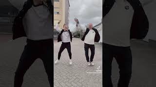 Dansen met Jan en Dennis in de nieuwe jasjes #roddelpraat