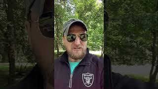Одни всё покупают, делают ремонт, а другие всё выбрасывают из квартиры.