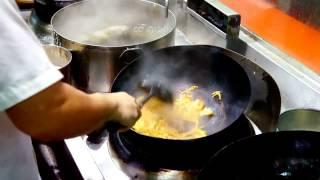 How to Cook Fried Noodles in Chinese Wok