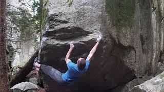 Squamish Bouldering: The Bee Professor (v9)