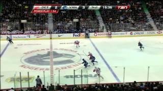 Niklas Kronwall steamrolls Ryan Kesler HD {Dual Feed}