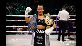 JASMINA ZAPOTOCZNA defeats CHLOE WATSON to become EBU flyweight champion via split-decision.