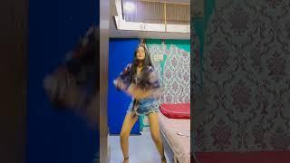 ️cash chahiye️ #music #song #hindisong #bollywood #ytshorts #yt #shortsfeed #dance #shortsdance