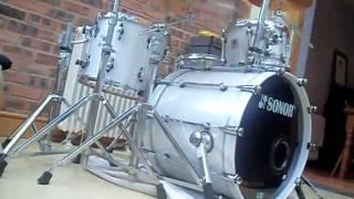 Sonor Designer drums with Paiste 2002 cymbals