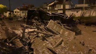 Volcano landslides bury homes, cars in Quito, Ecuador  January 31 2022 Aluvión intensas lluvias