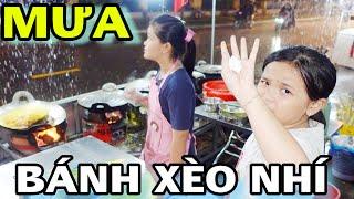 BÁNH XÈO NHÍ"HOTGIRL CHẢ GIÒ"  Vẫn KHÔNG LỘ MẶT khi Sài Gòn Mưa Tầm Tả