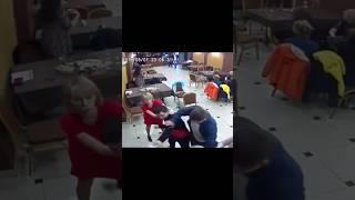 Нокаутировал пятерых по очереди