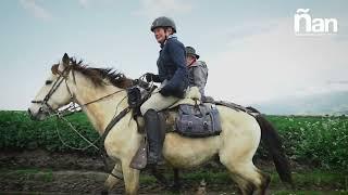 Horse riding from Andes to Coast: destination Bombolí  Galopando de sierra a costa hacia Bombolí