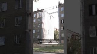 «Люди приходять подивитись реально, тут щось було»: запоріжці про удар армії РФ по п'ятиповерхівці