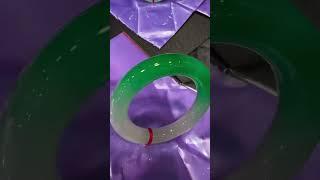翡翠直播 | 一件翡翠掛件，憑什麼價值一套房？稀缺性？金融屬性？傳世價值？（你怎麼看？）#翡翠 #珠寶 #翡翠珠寶 #翡翠直播 #翡翠手鐲
