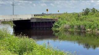 2 teens dead after crashing into canal during high-speed chase with deputies