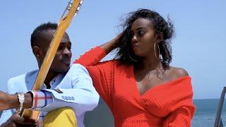 Cheick Niang Guitariste - African Guitar (CLIP OFFICIEL)