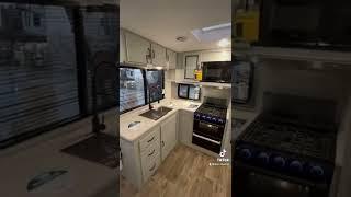 2022 Vibe 25RK in 27 Seconds | Rear Kitchen Travel Trailer | #vibe #camping #camper #thervhunter