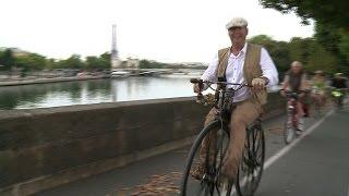 Bike enthusiasts cycle from Paris to Avignon on old style bikes