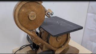 Wooden band saw with tilt function