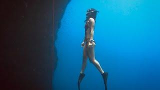 Freediving Girl's -25M Fun Dive in the Crystal Sea