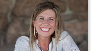 Traci Reuter believes that entrepreneurs and businesses can change the world. /Ep2078