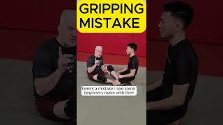 BJJ BEGINNER MISTAKE  with GRIP FIGHTING #bjj #jiujitsu #grappling