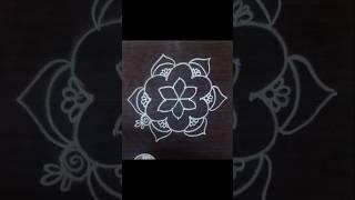 Simple rangoli hand design #designs #muggulu #kolam #rangolidesign #viralvideo #unique