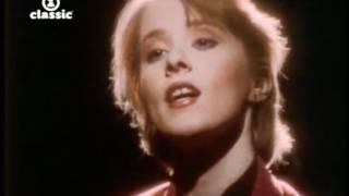 Suzanne Vega - Marlene On The Wall