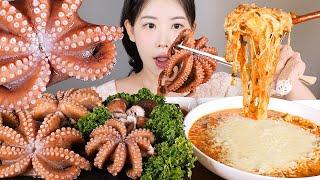 문어와 낙지 중간 맛 발문어(낙지문어) 숙회, 본죽 낙지김치죽 치즈 추가 먹방 octopus and kimchi porridgemukbang korean food