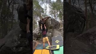 Fontainebleau Bouldering (Roche aux Sabots) - La Colonnette (5+)