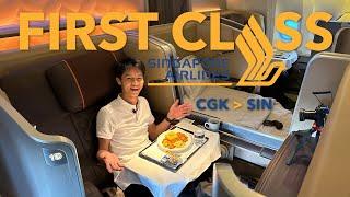 Flying Singapore Airlines' SHORTEST FIRST CLASS route: Jakarta to Singapore on a Boeing 777!!