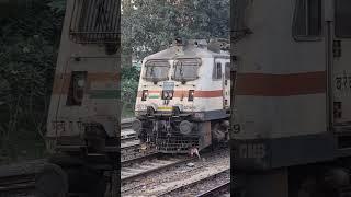 KANPUR SHED WAP 7 SHUNTING 12554 VAISHALI EXPRESS (NEW DELHI - SAHARSA) #wap7 #locomotive #loco