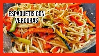 ESPAGUETIS CON VERDURAS Y TOMATE