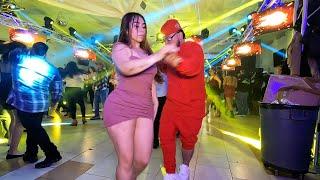  𝗛𝗘𝗥𝗠𝗢𝗦𝗔 CHINITA ASI BAILA CUMBIA EN SALON QP NEW YORK CITY ️ 