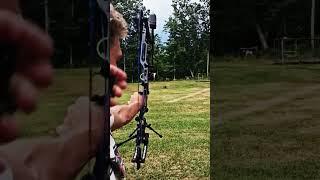 Slingin arrows #viral #hunting #shooting #archery #shorts