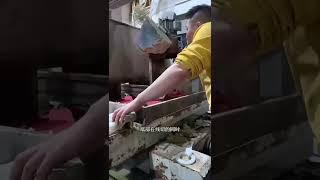 翡翠手镯：百万粉紫翡翠原石手镯料定制加工过程（1）#翡翠 #翡翠直播 #翡翠手镯 #shorts