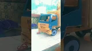 bangkit kembali perilisan miniatur truk plastik