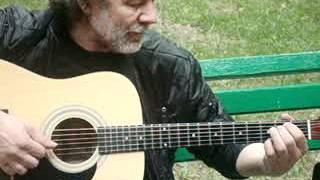 Луис Бонфо и птичка.Юрий Горбачев
