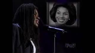 Tracy Chapman  performs Amazing Grace a cappella